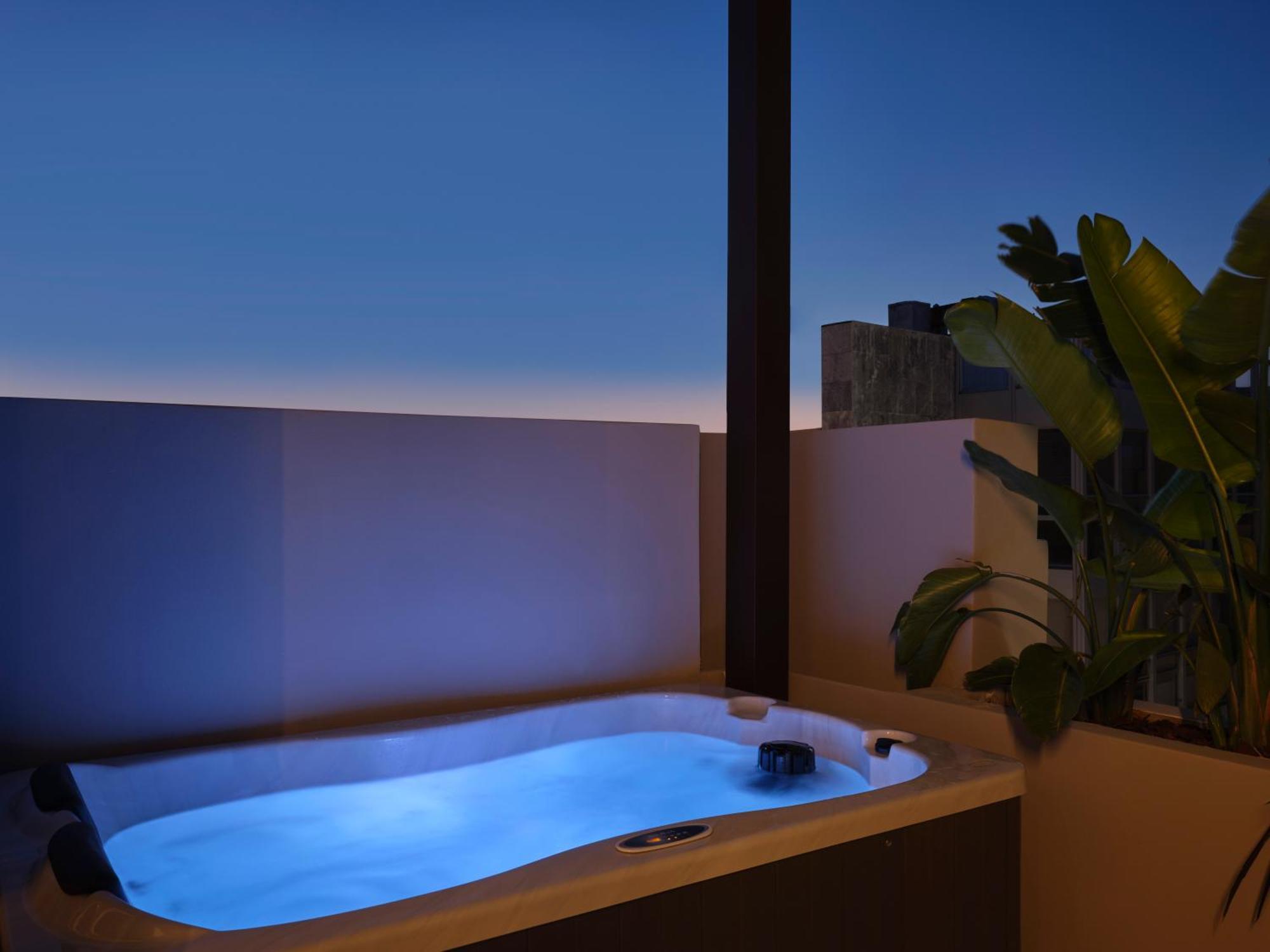 Nur Edge Aparthotel - Acropolis Skyline เอเธนส์ ภายนอก รูปภาพ
