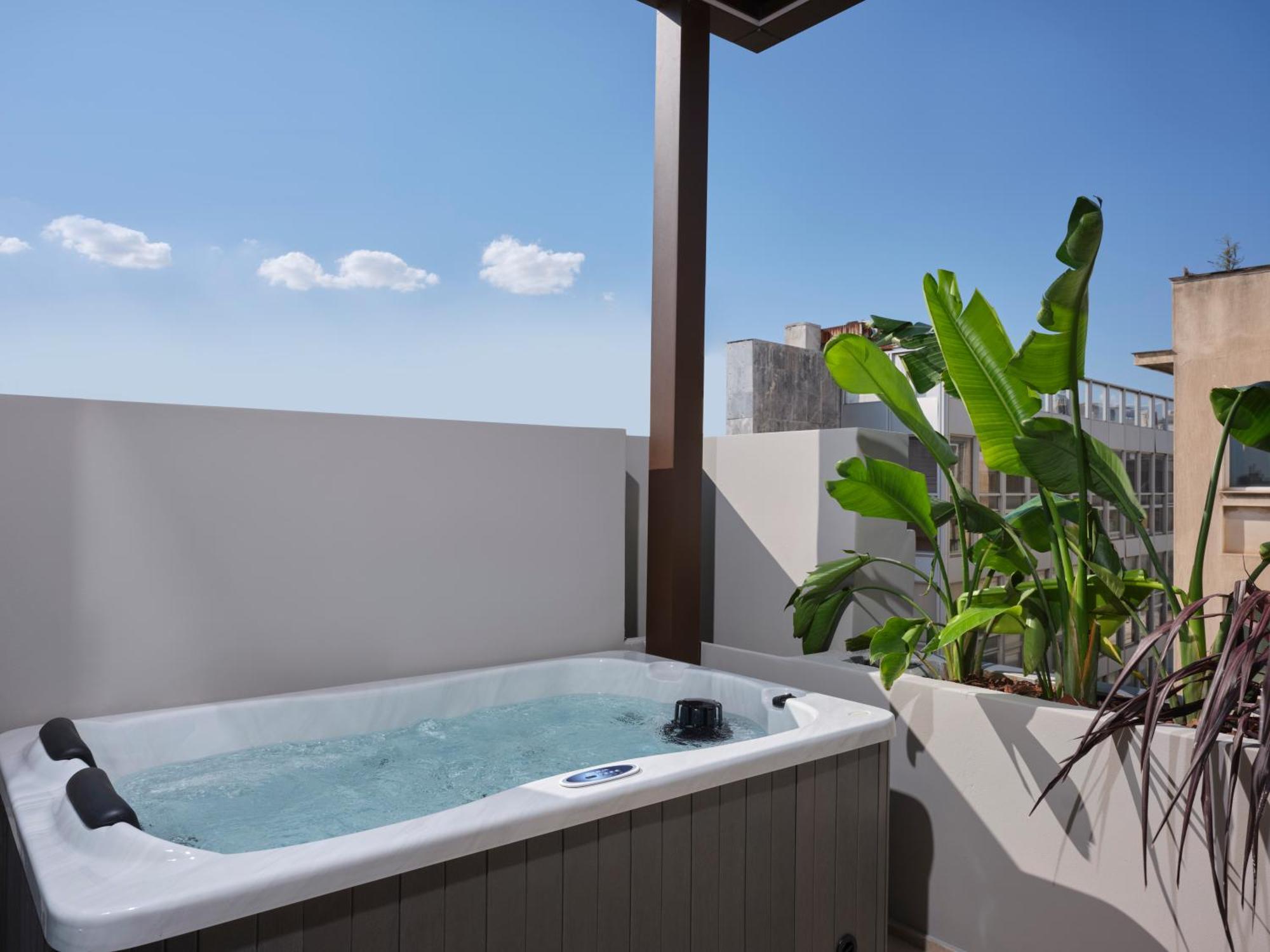 Nur Edge Aparthotel - Acropolis Skyline เอเธนส์ ภายนอก รูปภาพ